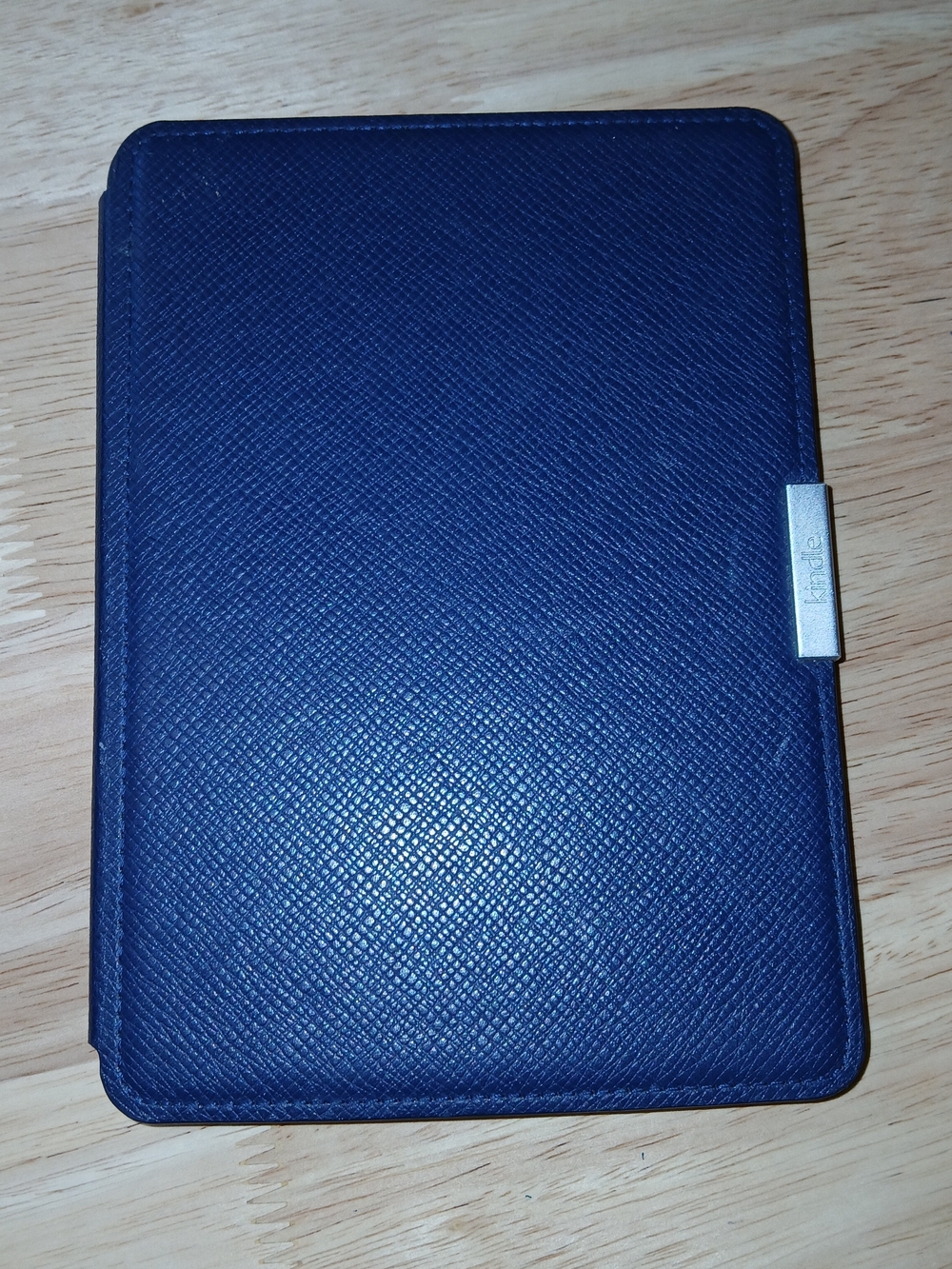 Amazon Kindle Black 5th Gen. e-Reader with Navy Blue Fabric Cover - Picture 8 of 16